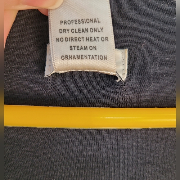 Cache Black Ruffle V-neck Dress with belt. Size 6 - Picture 6 of 6